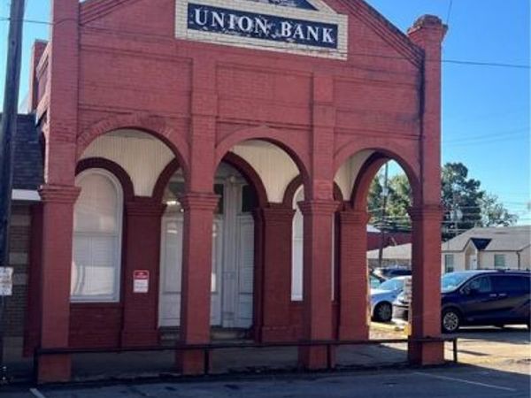 110 N MAIN Street, Marksville, LA 71351