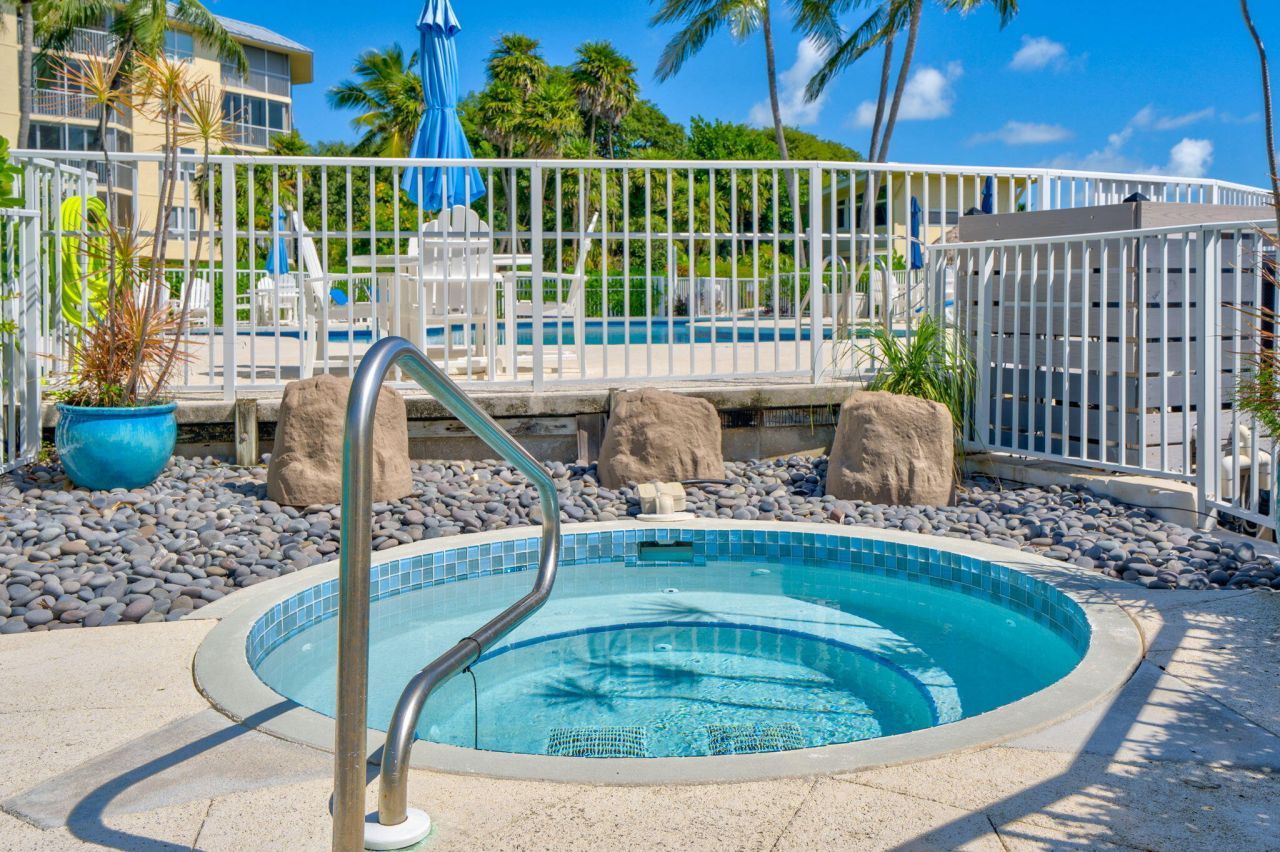 87851 Old Highway, Unit M32, Islamorada, FL 33036 Photo