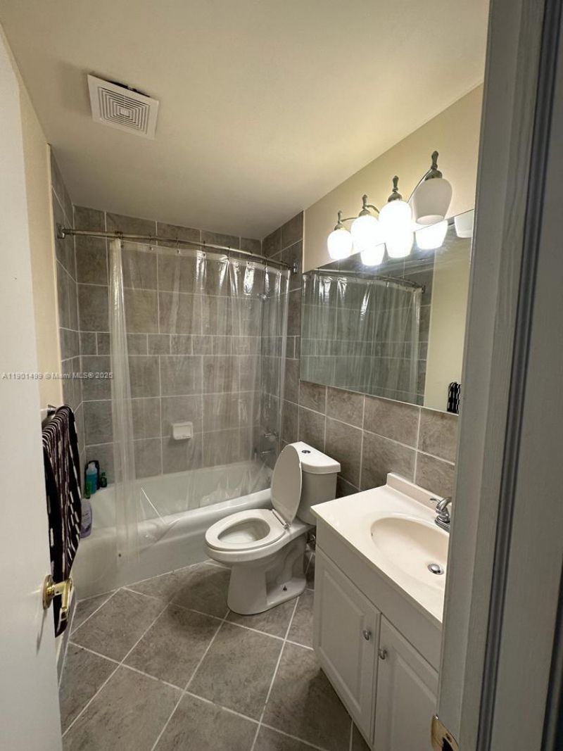 6600 NE 22nd Way, Unit 2322, Fort Lauderdale, FL 33308 Photo