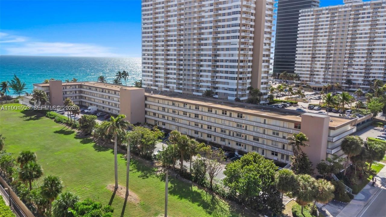 1936 S Ocean Dr, Unit 10B, Hallandale Beach, FL 33009 Photo