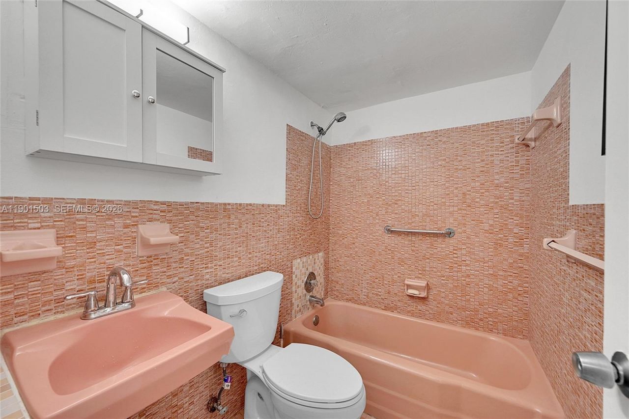 1936 S Ocean Dr, Unit 10B, Hallandale Beach, FL 33009 Photo