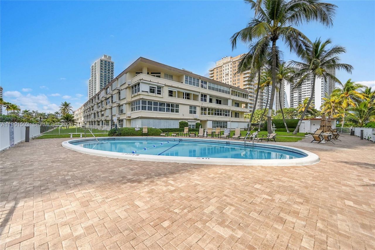 1936 S Ocean Dr, Unit 10B, Hallandale Beach, FL 33009 Photo