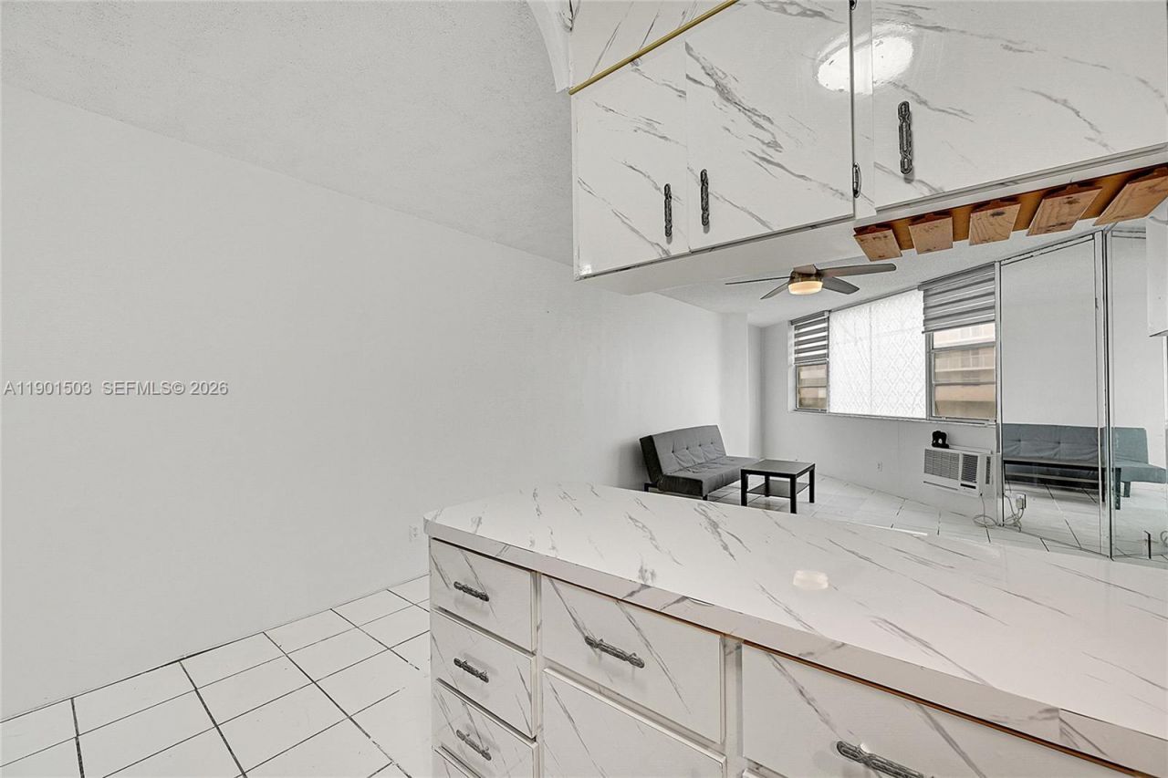 1936 S Ocean Dr, Unit 10B, Hallandale Beach, FL 33009 Photo