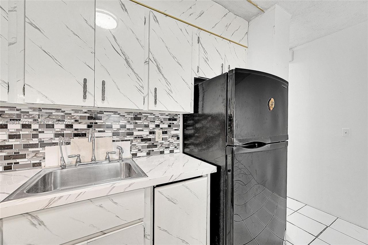 1936 S Ocean Dr, Unit 10B, Hallandale Beach, FL 33009 Photo