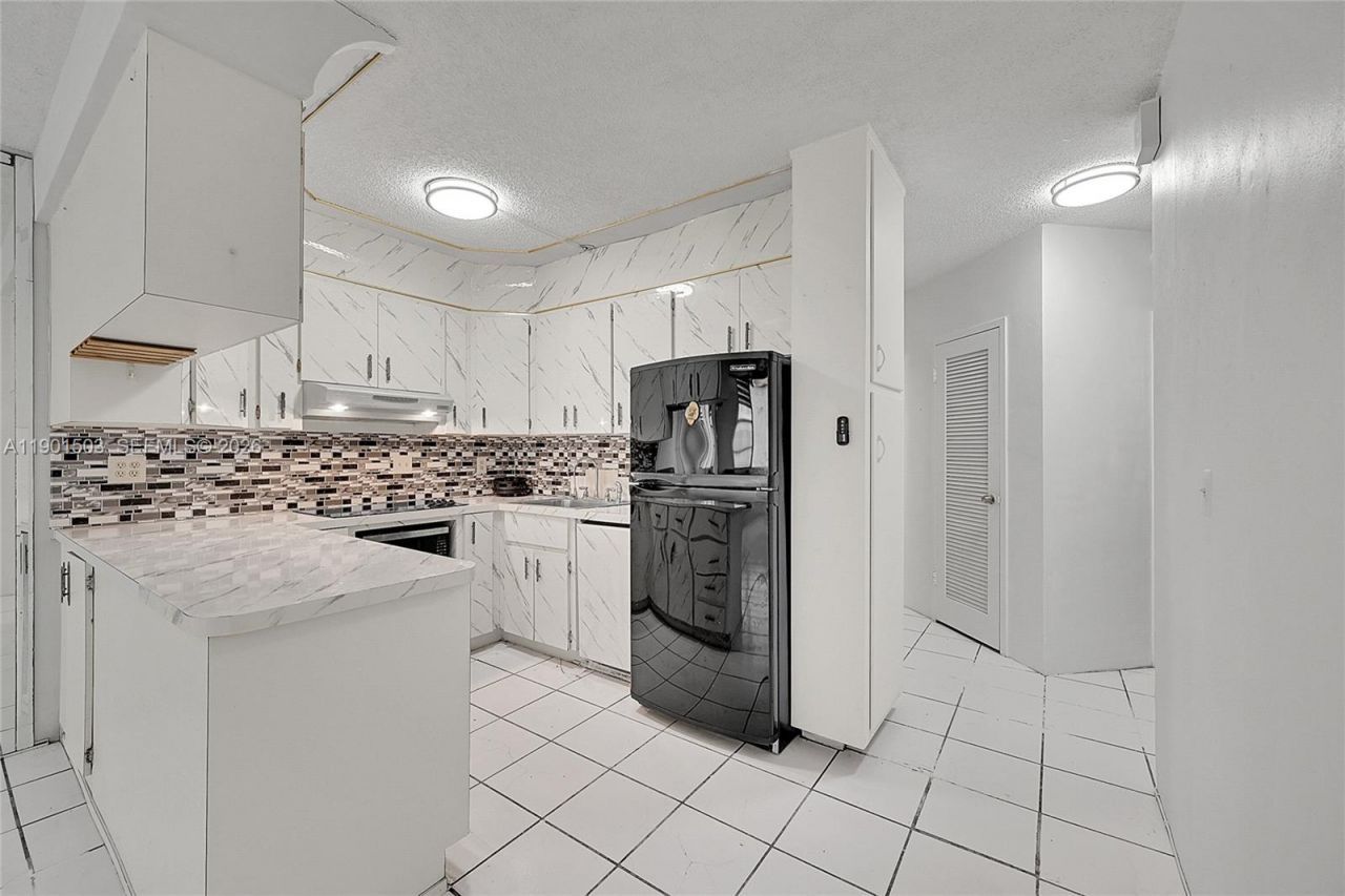 1936 S Ocean Dr, Unit 10B, Hallandale Beach, FL 33009 Photo