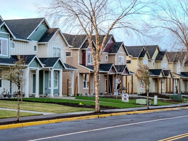 66/68 Sand Ridge (6 Total Duplexes) Ct, Lebanon, OR 97392