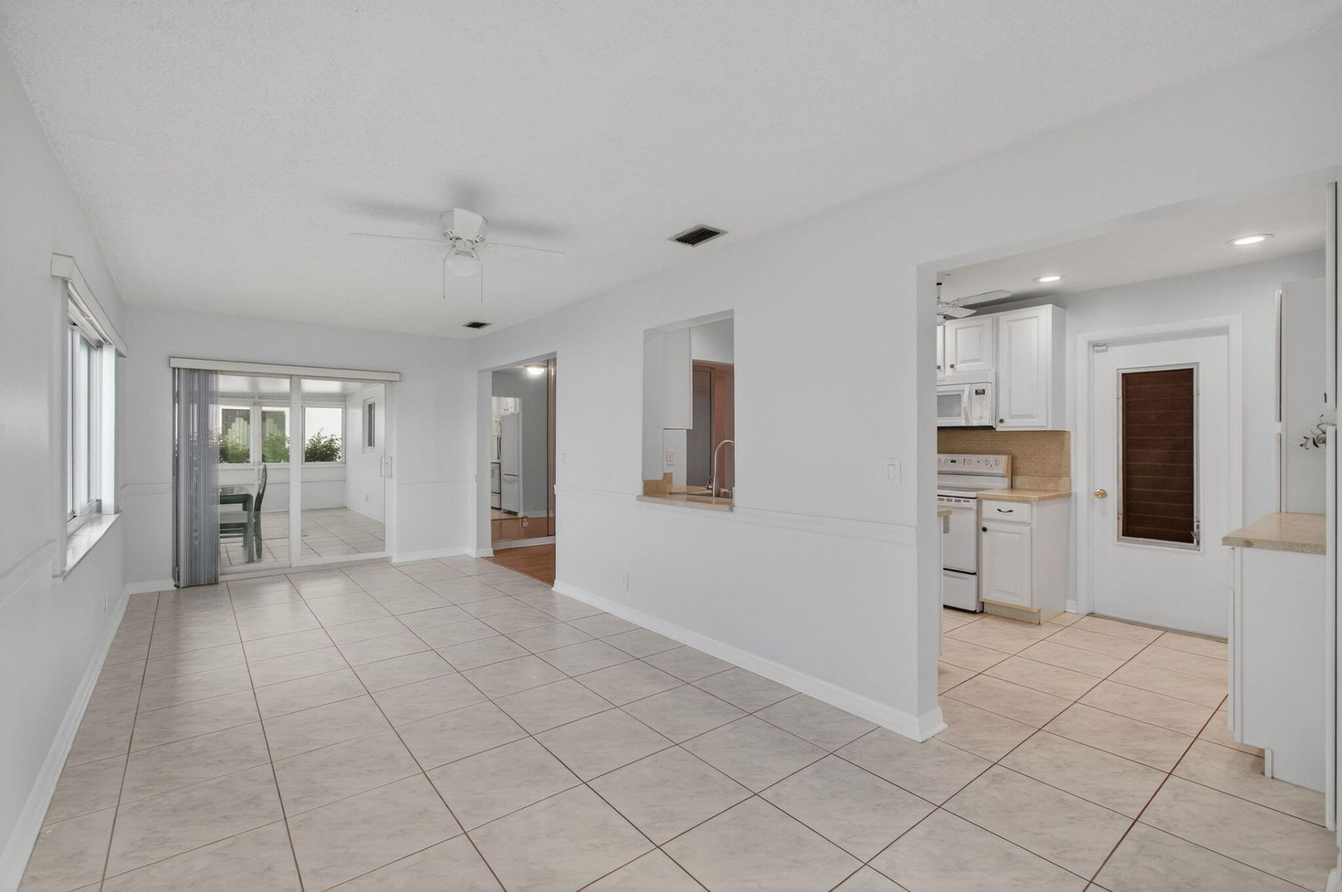 2095 SW 13th Terrace, Boynton Beach, FL 33426 Photo