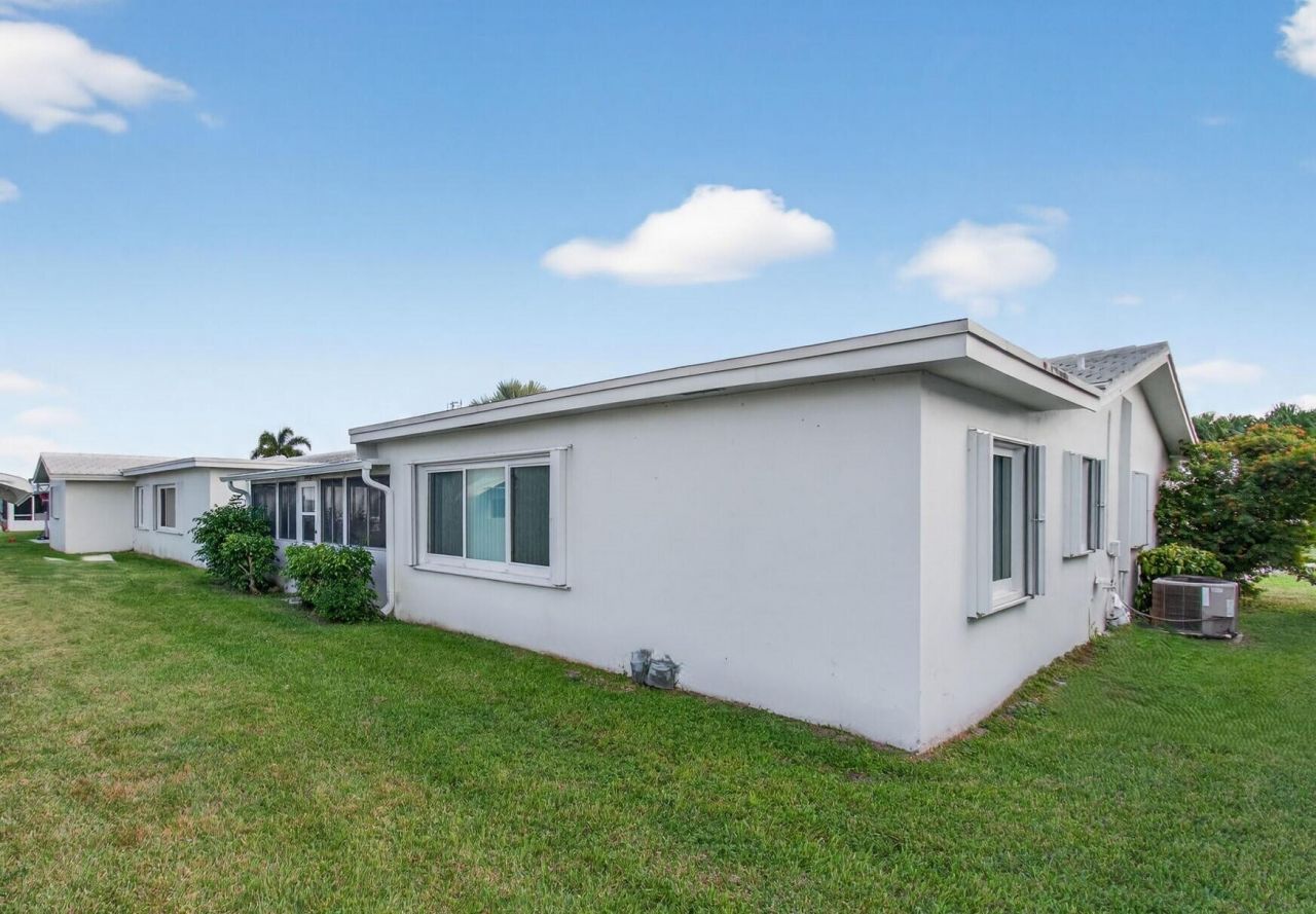 2095 SW 13th Terrace, Boynton Beach, FL 33426 Photo