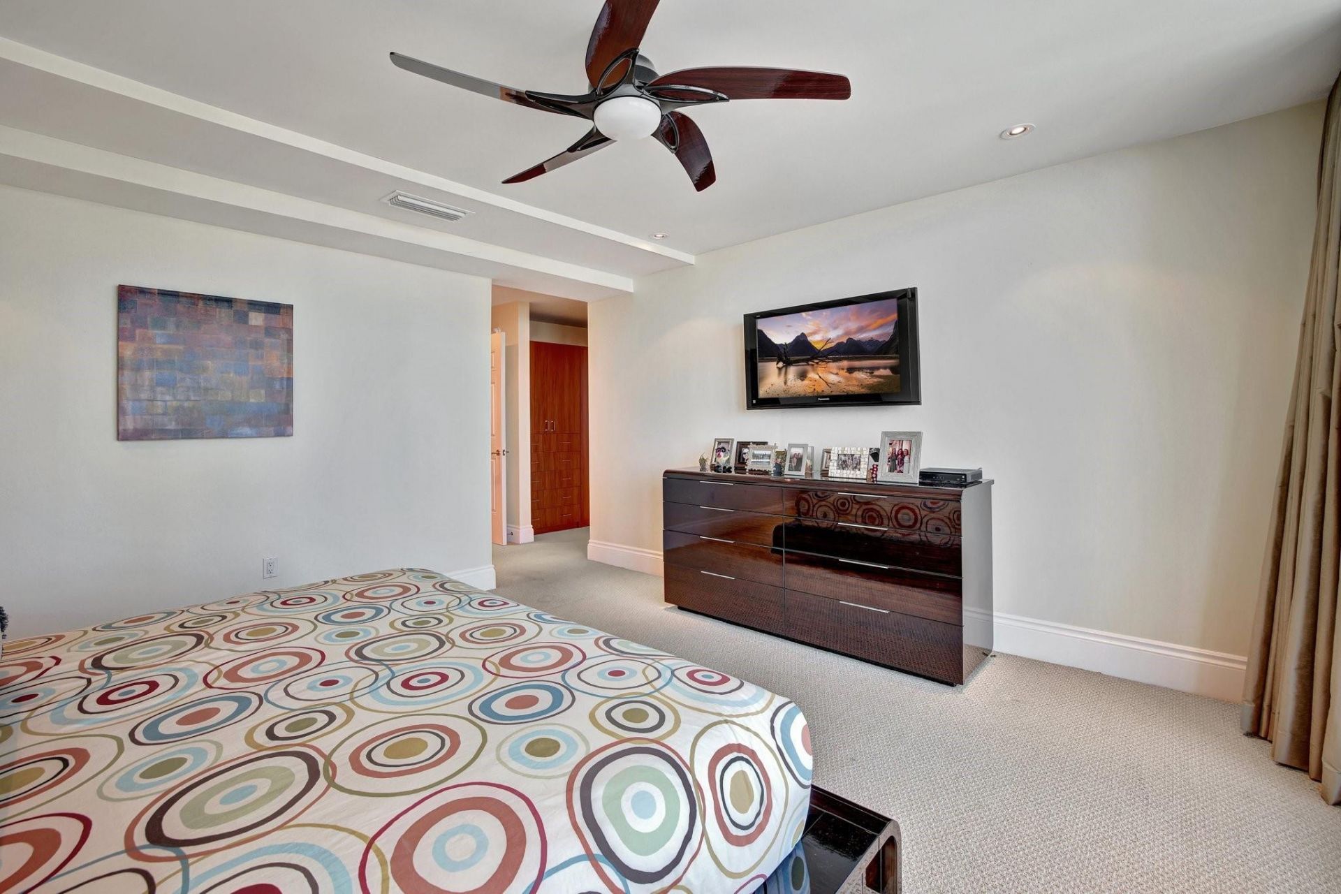 1 N Fort Lauderdale Beach Boulevard, Unit 1801 / 180, Fort Lauderdale, FL 33304 Photo