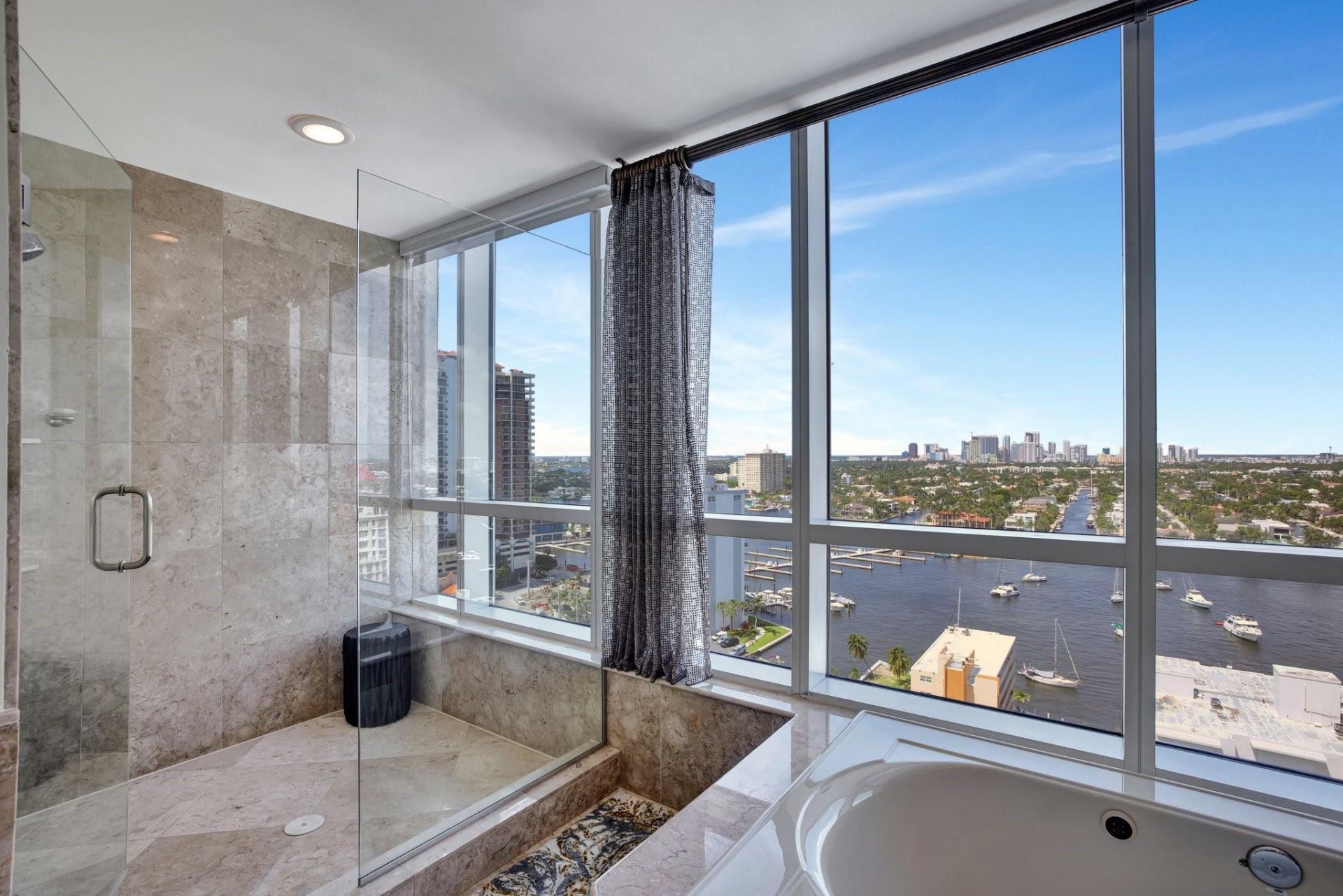 1 N Fort Lauderdale Beach Boulevard, Unit 1801 / 180, Fort Lauderdale, FL 33304 Photo