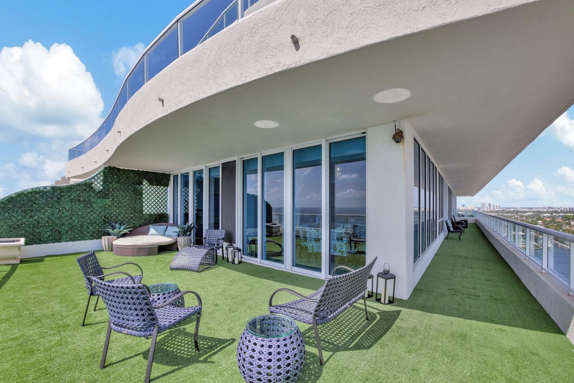 1 N Fort Lauderdale Beach Boulevard, Unit 1801 / 180, Fort Lauderdale, FL 33304 Photo