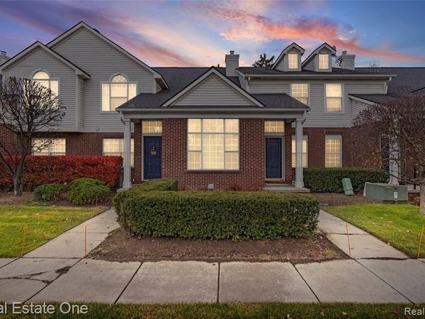 23102 Alexa, Commerce Twp, MI 48390