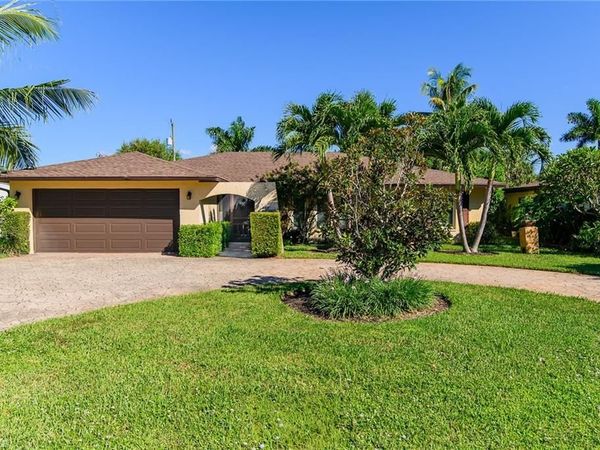 1337 Wisconsin DR, NAPLES, FL 34103