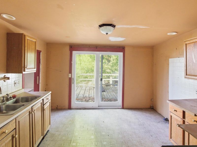 210 State Street, Edison, OH 43320 Photo 6