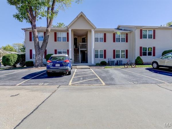 97 Sugar Bend Court, St Peters, MO 63376