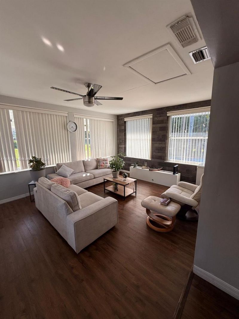 262 NE Floresta Dr, Port Saint Lucie, FL 34983 Photo