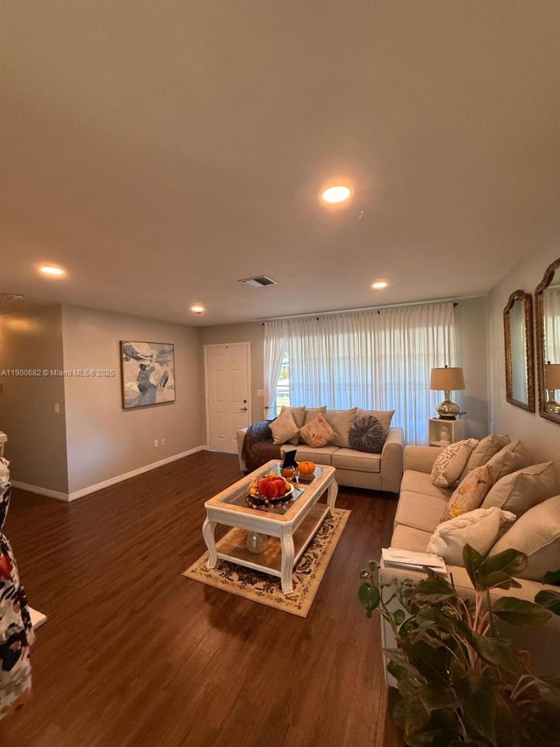 262 NE Floresta Dr, Port Saint Lucie, FL 34983 Photo