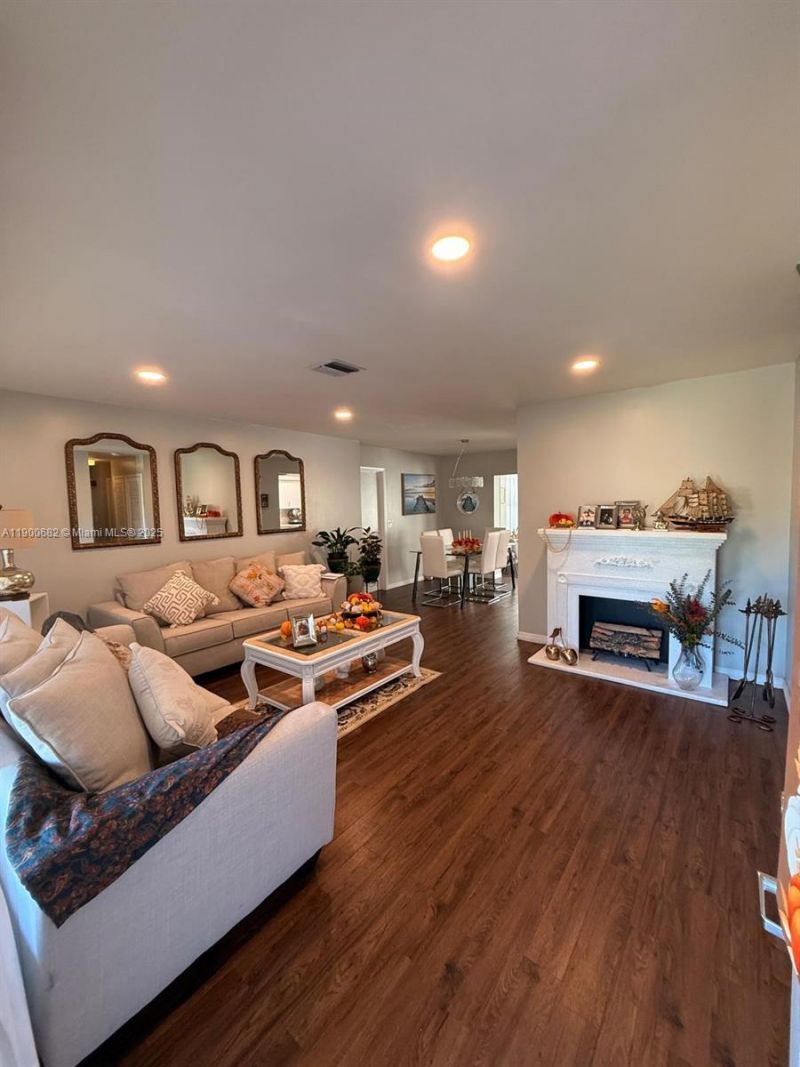 262 NE Floresta Dr, Port Saint Lucie, FL 34983 Photo