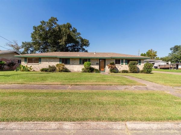 404 Dewald Lane, Lake Charles, LA 70605