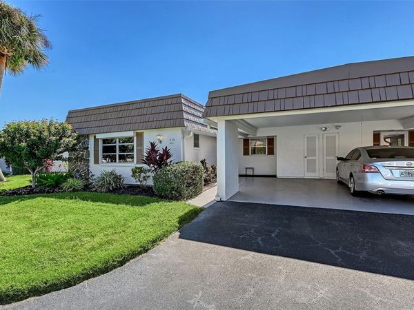 5474 RIVERBLUFF CIRCLE, Unit V35, SARASOTA, FL 34231