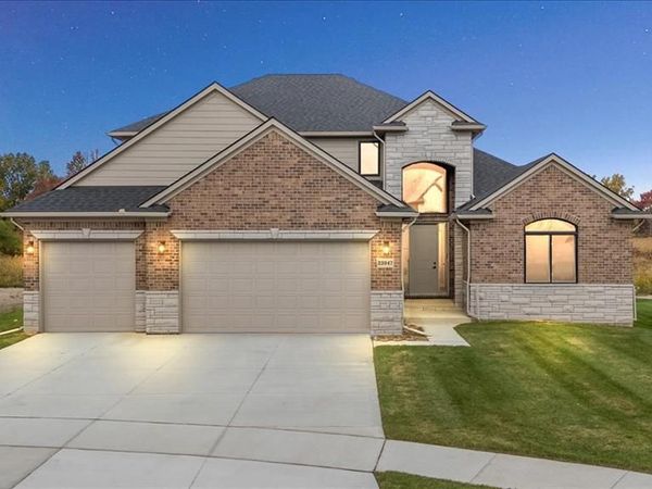 23947 Sawgrass Drive, Macomb Township, Mi 48042