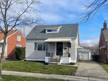 20661 Washtenaw Street, Harper Woods, MI 48225