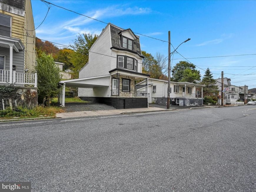 344 E Bacon Street, Pottsville, PA 17901 Main Photo