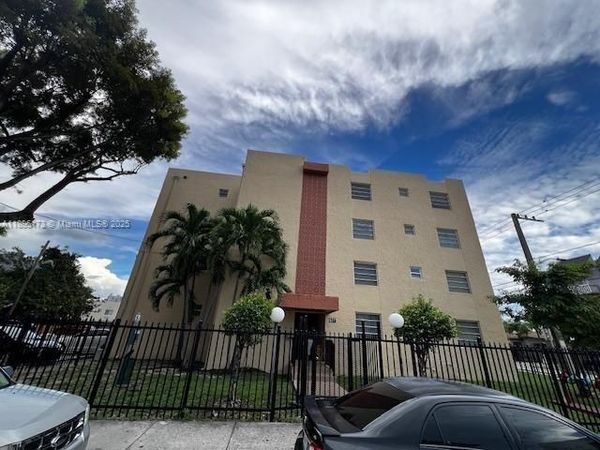 677 SW 9th Ave, Unit 205, Miami, FL 33130