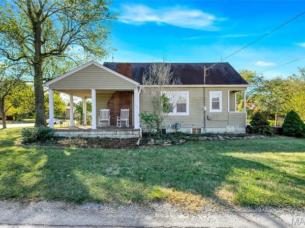 1212 N Moreland Road, Moro, IL 62067