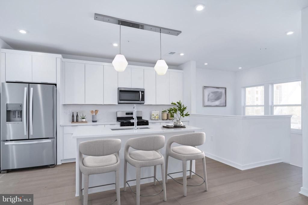 14391 Glen Manor Drive, Chantilly, VA 20151 Main Photo