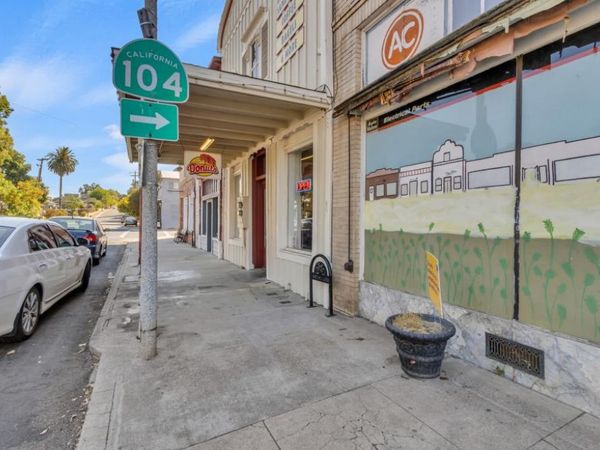24 E Main St, Ione, CA 95640