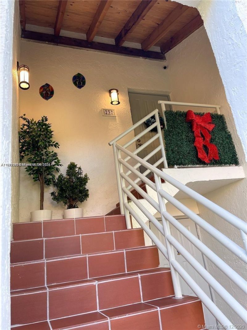 3578 Magellan Cir, Unit 237-3, Aventura, FL 33180 Photo