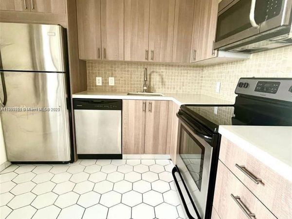 3101 N COUNTRY CLUB DR, Unit 603, Aventura, FL 33180