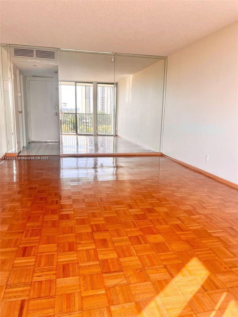 3101 N Country Club Dr, Unit 603, Aventura, FL 33180 Photo