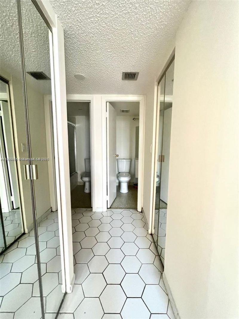 3101 N Country Club Dr, Unit 603, Aventura, FL 33180 Photo