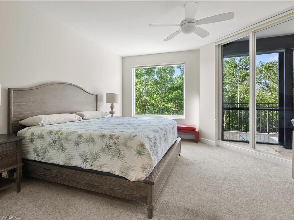 425 Cove Tower Dr, Unit 304, Naples, FL 34110 Photo