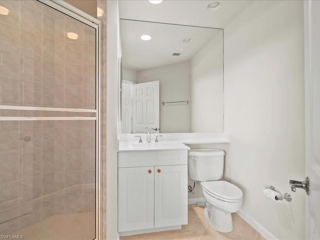425 Cove Tower Dr, Unit 304, Naples, FL 34110 Photo