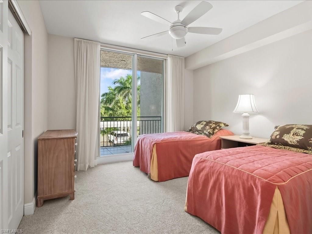 425 Cove Tower Dr, Unit 304, Naples, FL 34110 Photo