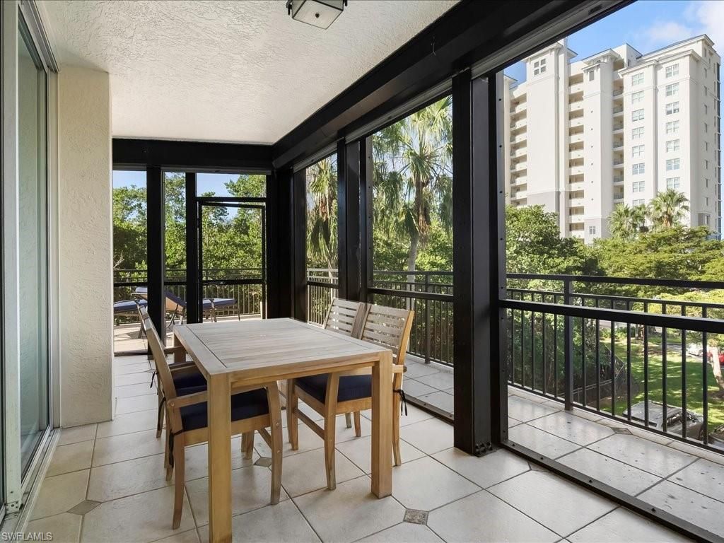 425 Cove Tower Dr, Unit 304, Naples, FL 34110 Photo