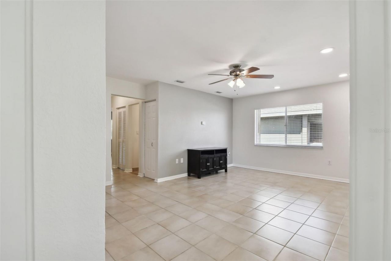 379 47th Avenue N, Unit 212, Saint Petersburg, FL 33703 Photo