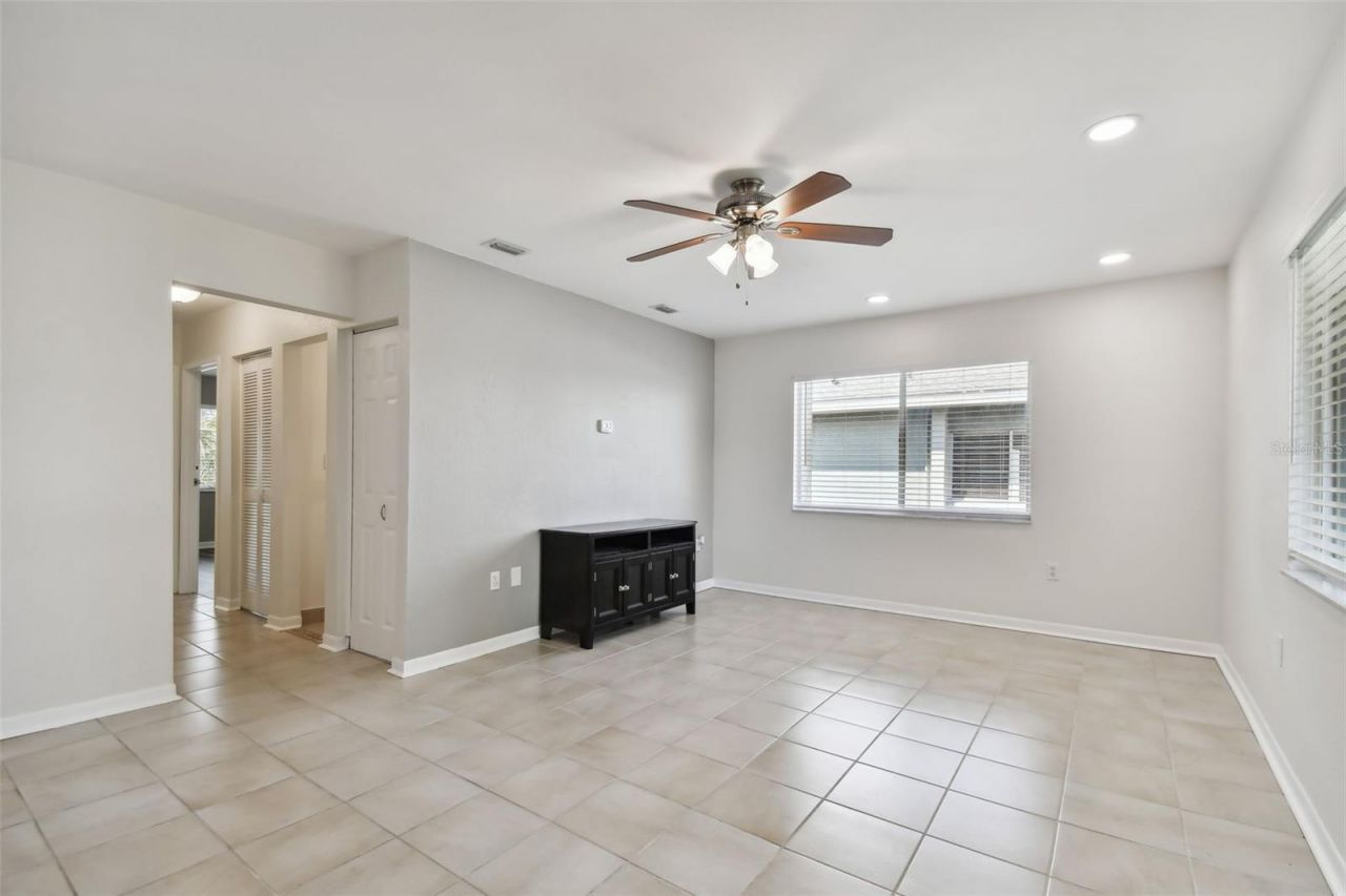 379 47th Avenue N, Unit 212, Saint Petersburg, FL 33703 Photo