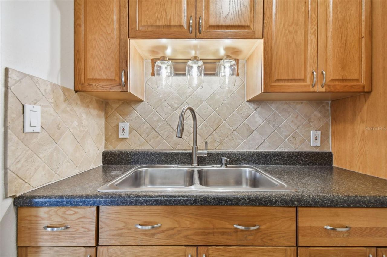 379 47th Avenue N, Unit 212, Saint Petersburg, FL 33703 Photo