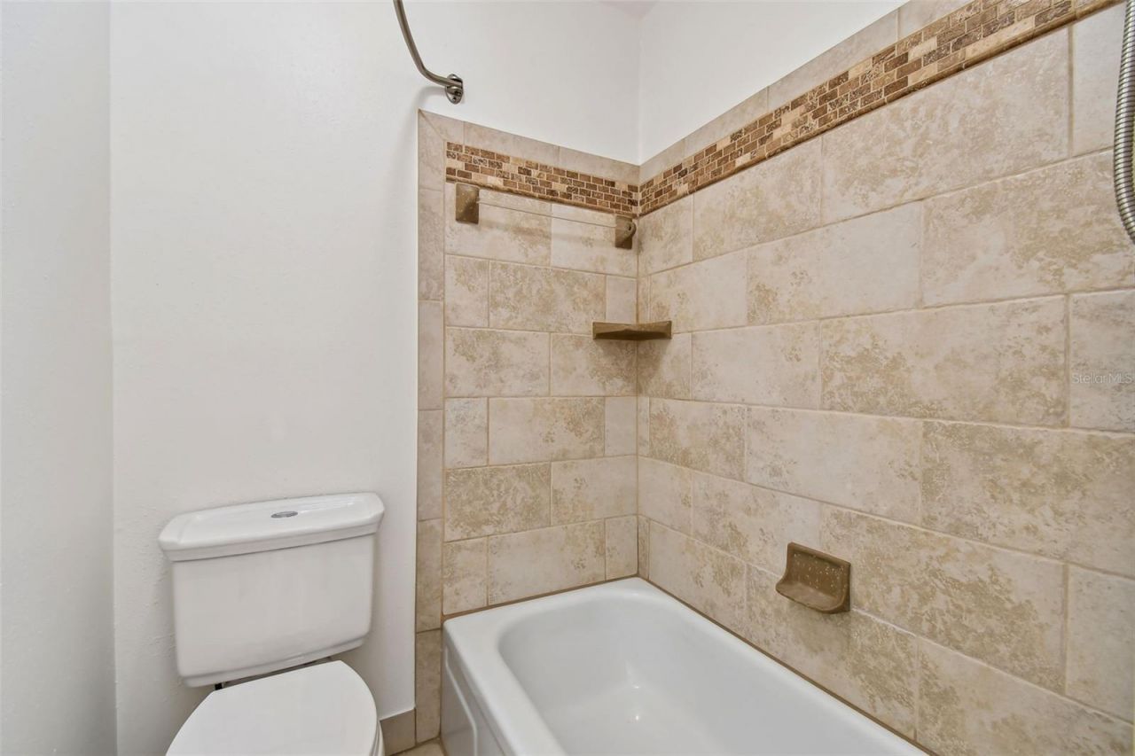 379 47th Avenue N, Unit 212, Saint Petersburg, FL 33703 Photo