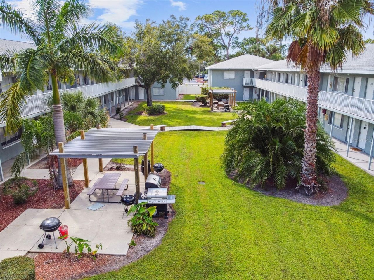 379 47th Avenue N, Unit 212, Saint Petersburg, FL 33703 Photo