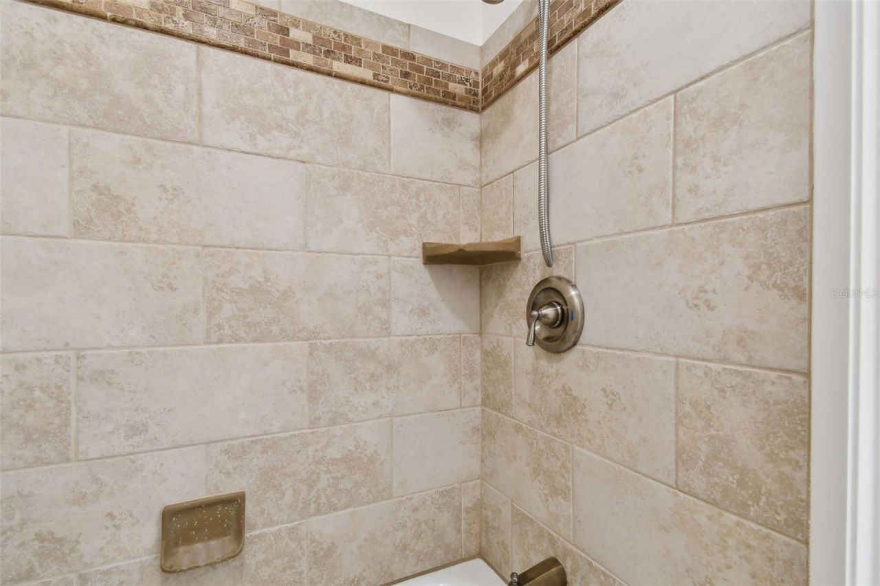 379 47th Avenue N, Unit 212, Saint Petersburg, FL 33703 Photo