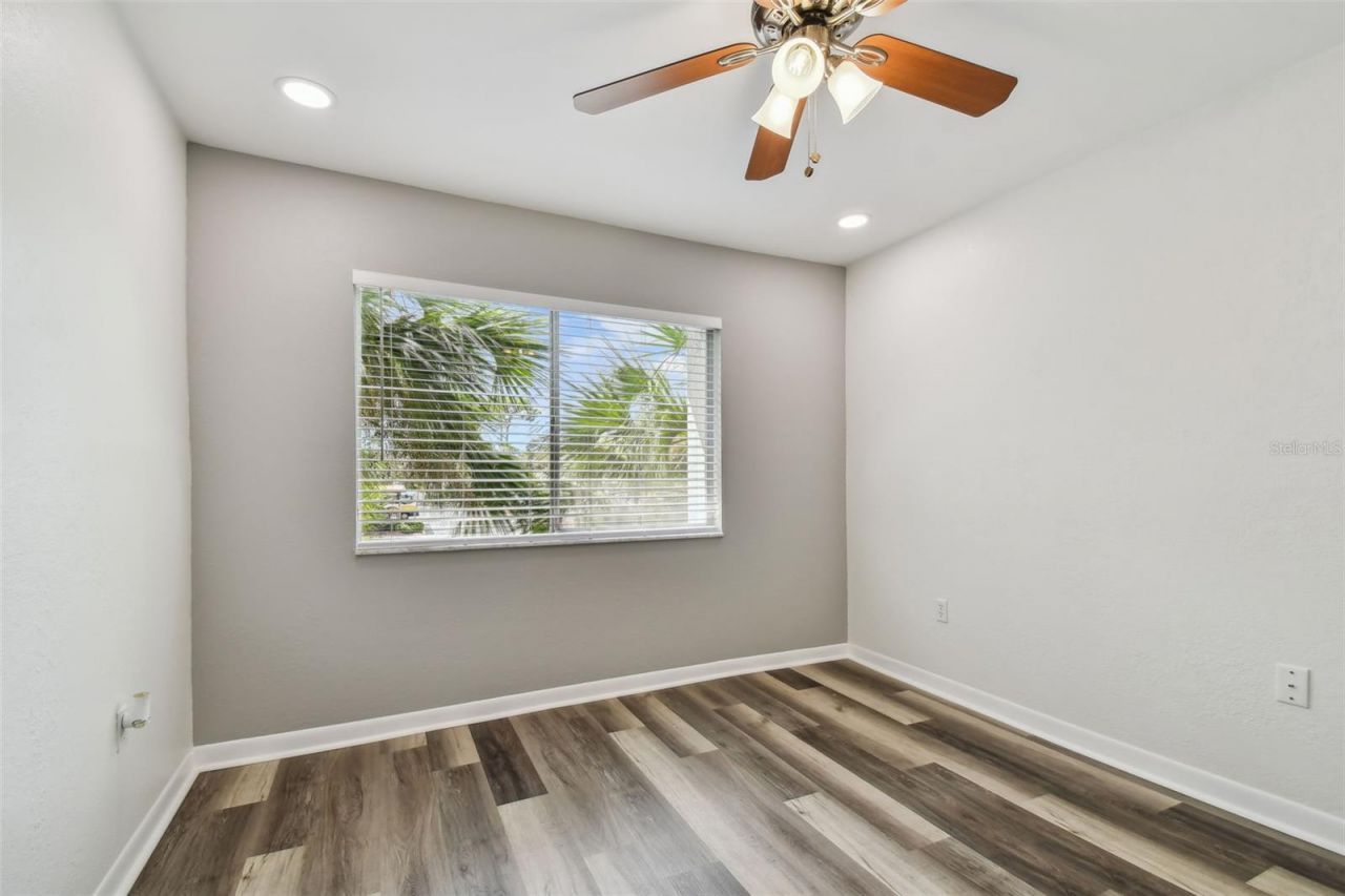 379 47th Avenue N, Unit 212, Saint Petersburg, FL 33703 Photo