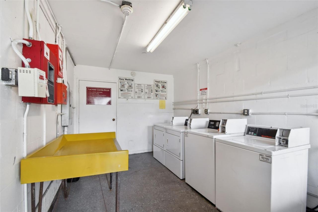 379 47th Avenue N, Unit 212, Saint Petersburg, FL 33703 Photo