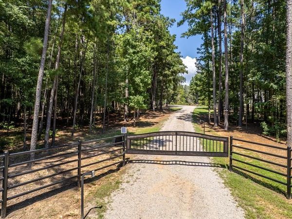 1000 W Main Street, Chandler, TX 75758