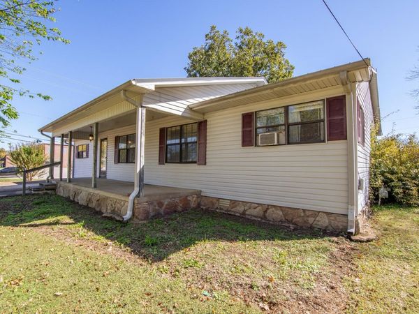 701 JAMES K POLK ST, Clifton, TN 38425