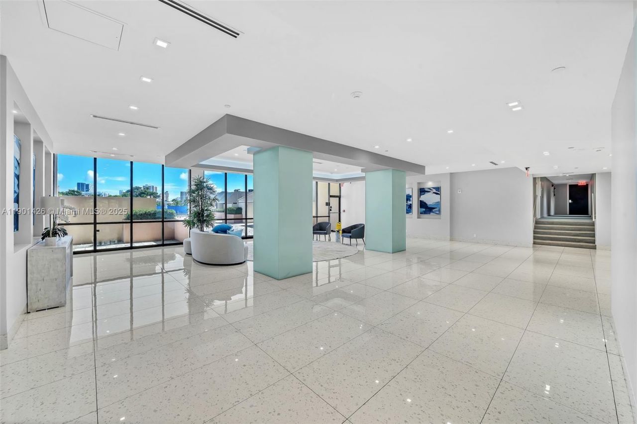 20301 W Country Club Dr, Unit PH22, Aventura, FL 33180 Photo